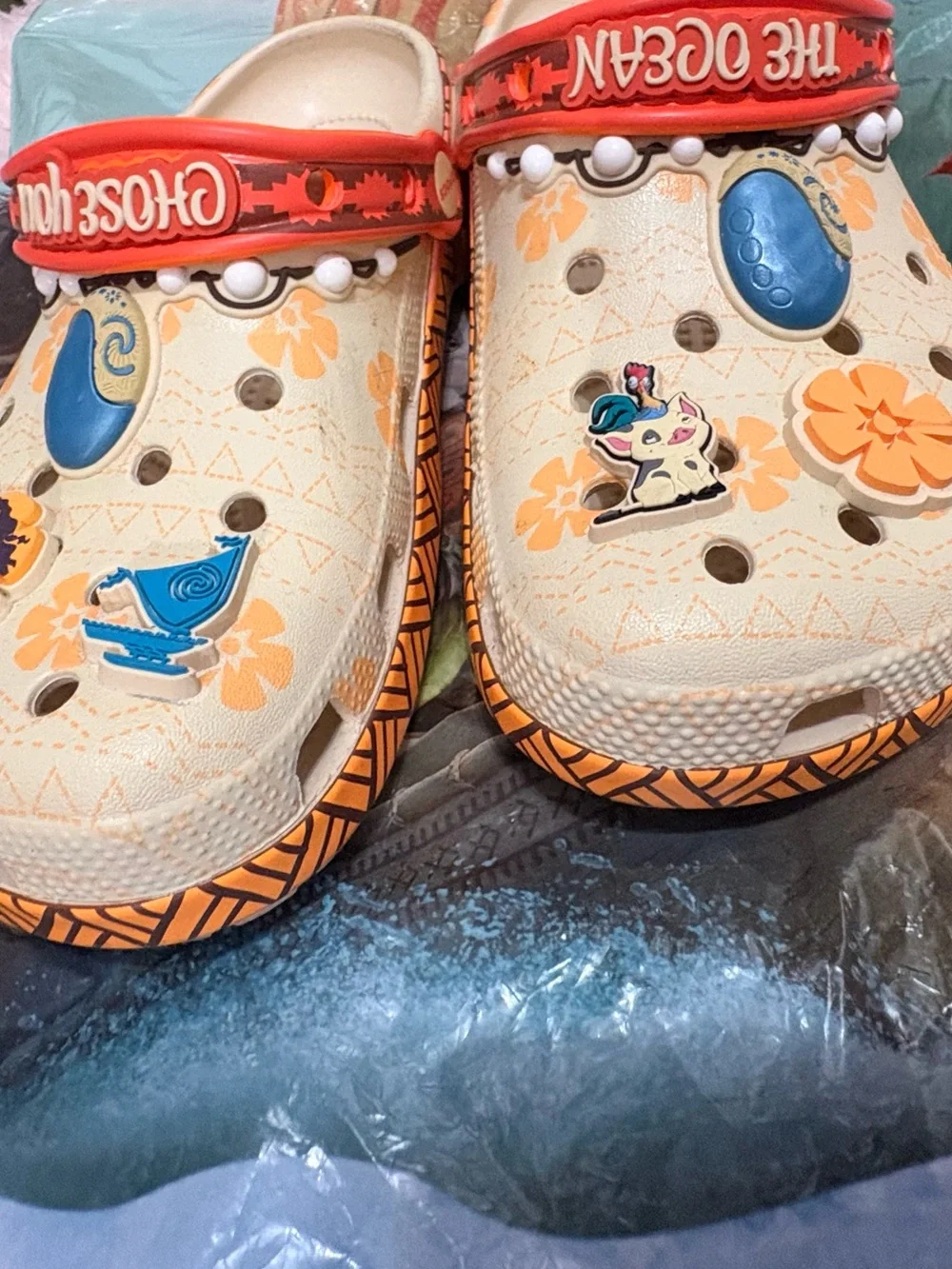 Crocs Disney Moana Classic Clogs Kids 5 – Worn Once – Jibbitz Charms